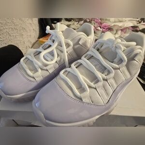 Womens Jordan retro 11